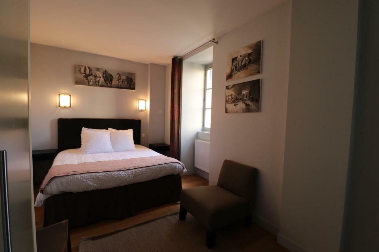 Bed and Breakfast Le Doyenne - Entree Autonome - Hypercentre Le Mans Exterior foto